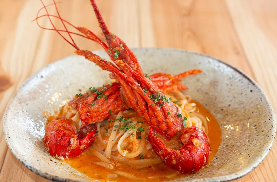 小さなレストランしいの木やま